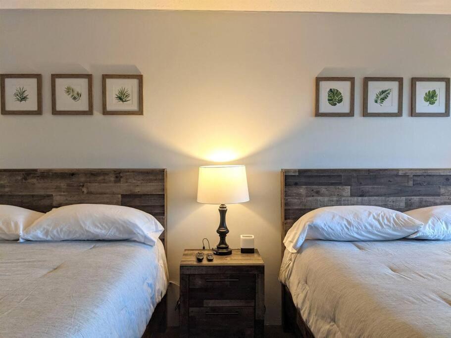 Cute Lower Level Cedar Lodge Room With Balcony & Lake Views! Laconia Exteriör bild
