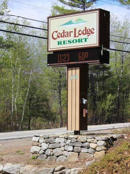 Cute Lower Level Cedar Lodge Room With Balcony & Lake Views! Laconia Exteriör bild